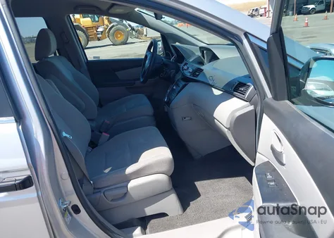 2013 Honda Odyssey Lx z USA, uszkodzony, nr VIN 5FNRL5H20DB062846